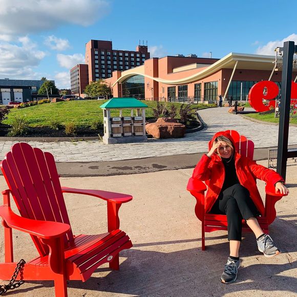 Meet your Posher, Amantia - Picture 1 of 1